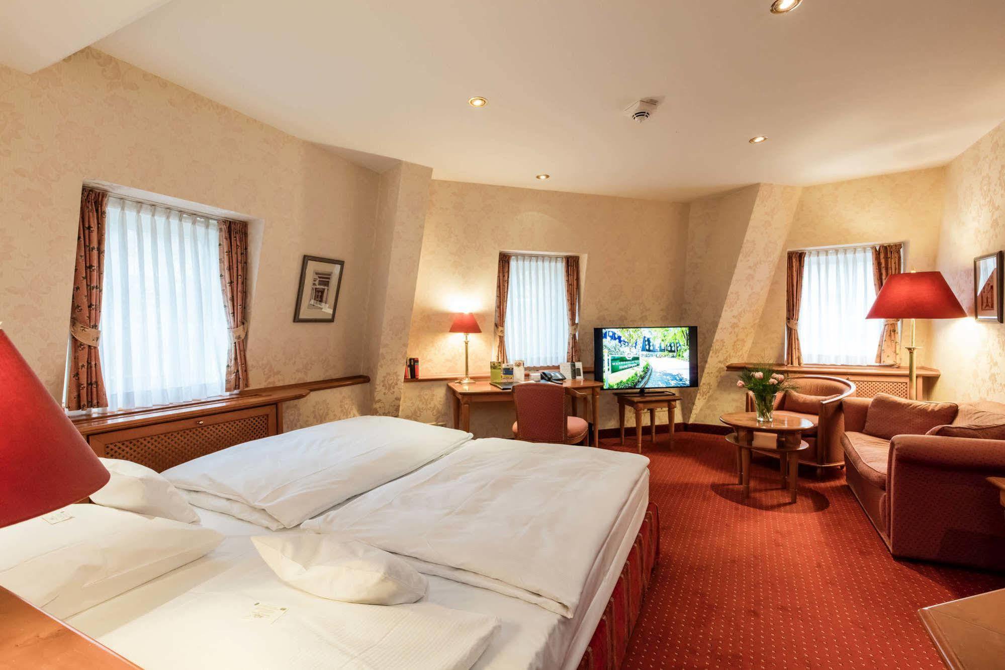 Waldhaus Reinbek Hotell Exteriör bild